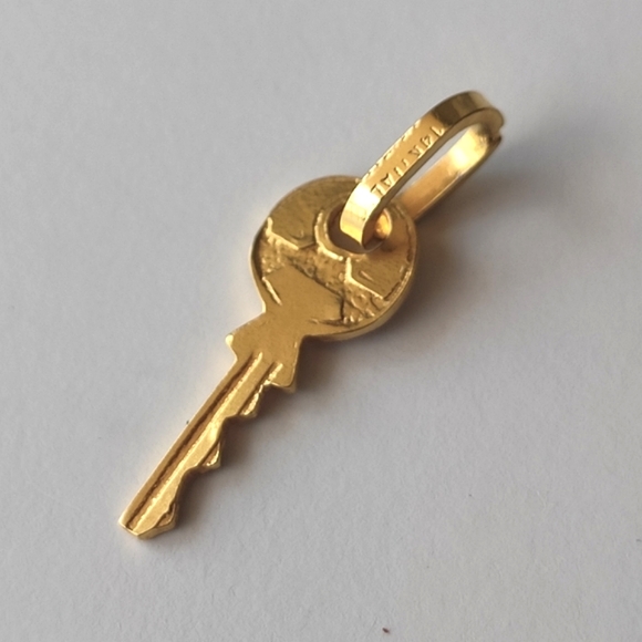 Key Solid Yellow Gold Pendant Charm - Picture 5 of 13
